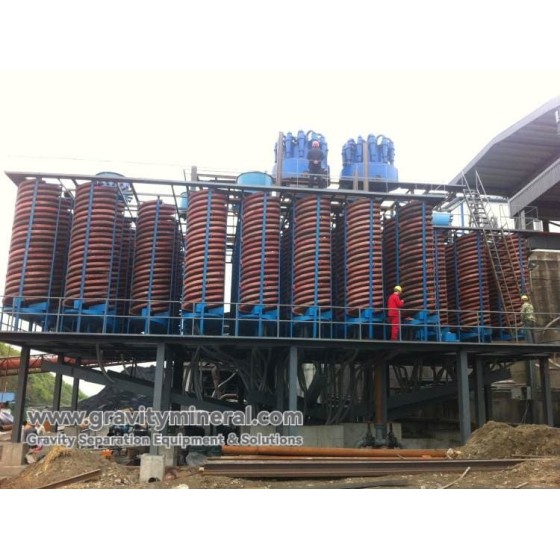 Scivolo a spirale in plastica rinforzata con fibra di vetro